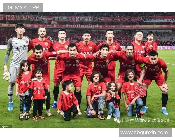 上海羽毛球队在总决赛积分榜中以64分稳居第一名展现强劲实力 上海羽毛球队在总决赛积分榜中以64分稳居第一名展现强劲实力