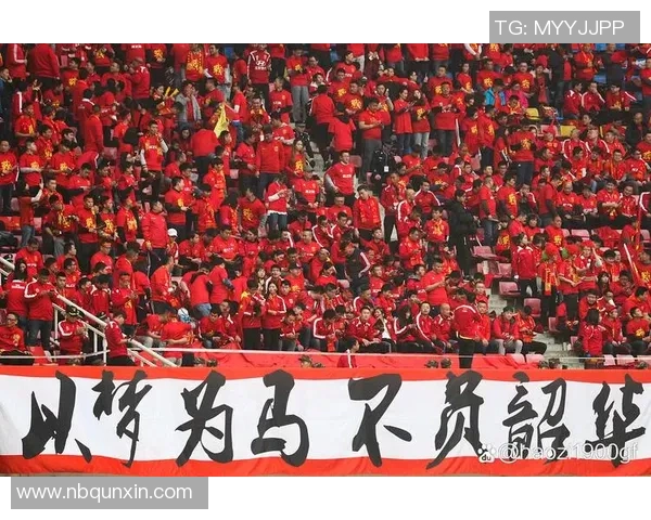 昔日足球明星沦落中国踢球视频引发热议球迷感慨万千