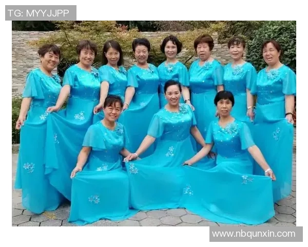 足球明星们欢聚一堂共庆新年喜迎兔年祝福照片分享